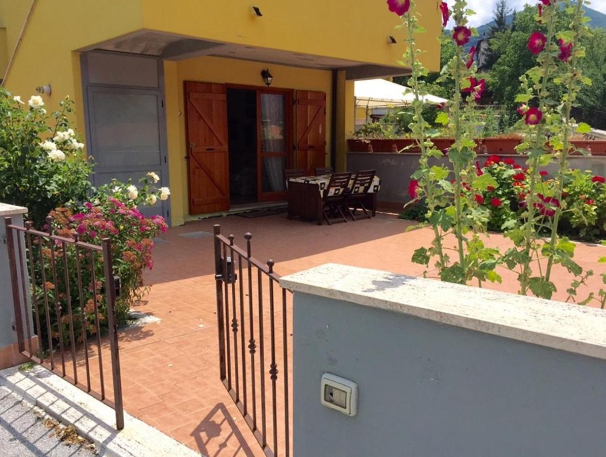 4Flats In Orto Di Venanzio Apartamento Barrea Exterior foto
