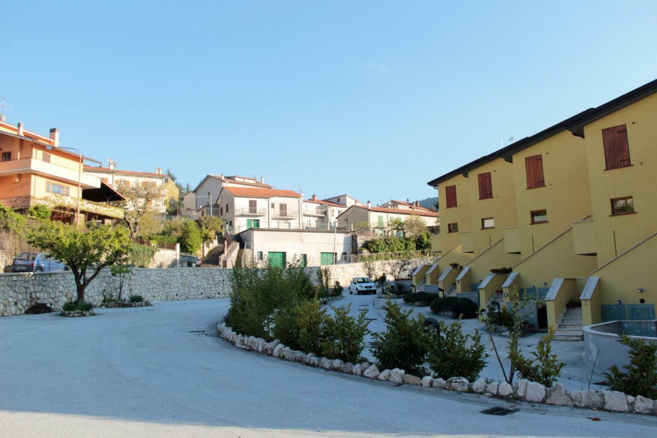 4Flats In Orto Di Venanzio Apartamento Barrea Exterior foto
